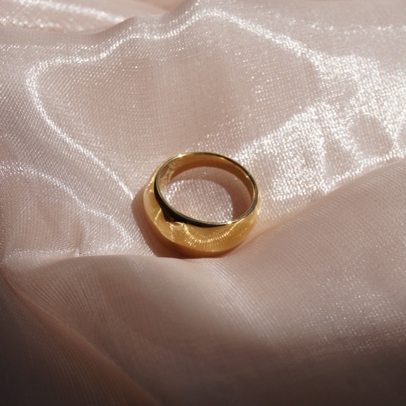 🔥18K Gold Dome Bold Ring - Picture 4 of 8